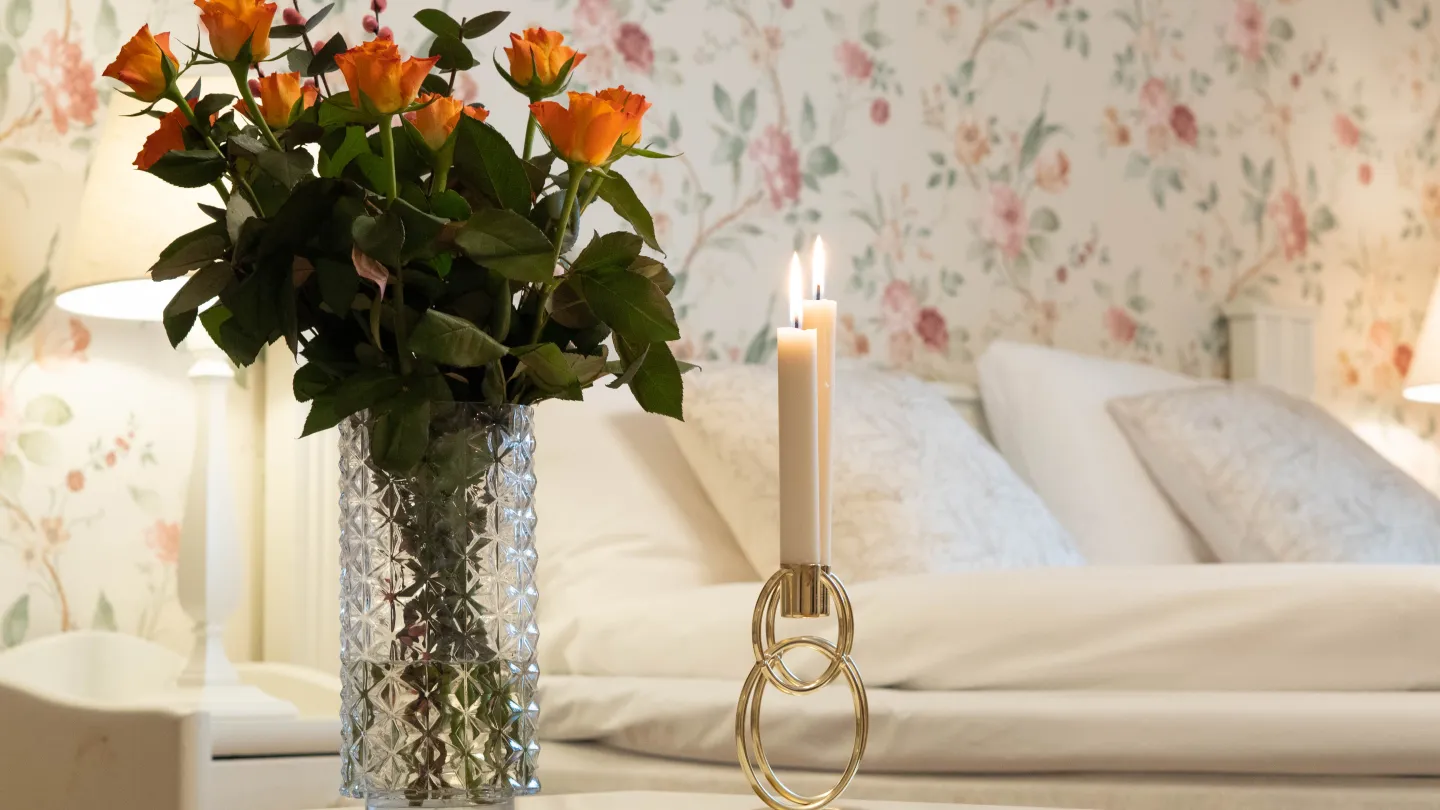 Romantiska rummet, Karaktärshotellet