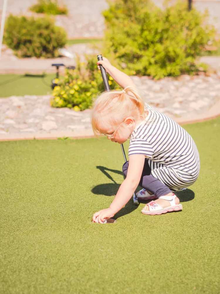 Äventyrsgolf på Björkbackens område