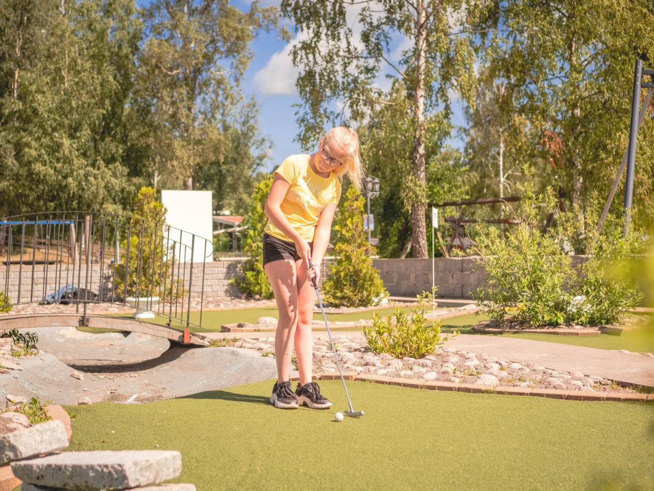 Äventyrsgolf på Björkbackens område