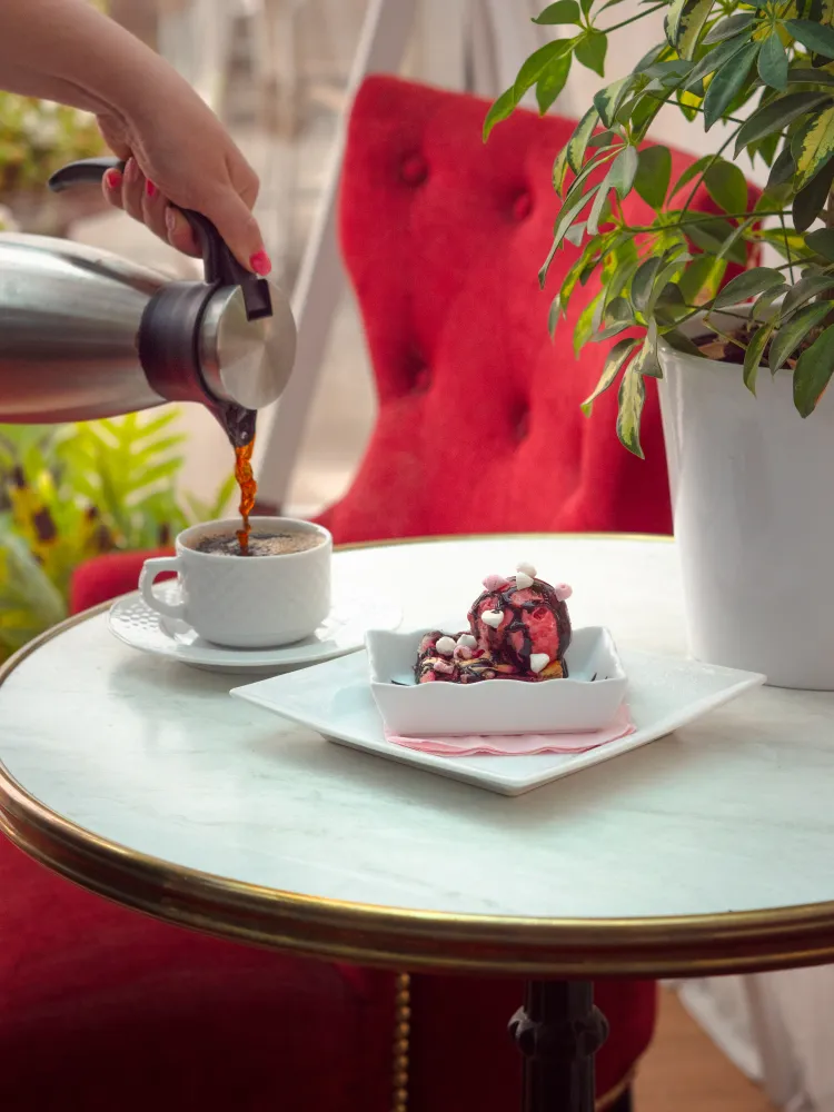 Fika på Karaktärshotellet